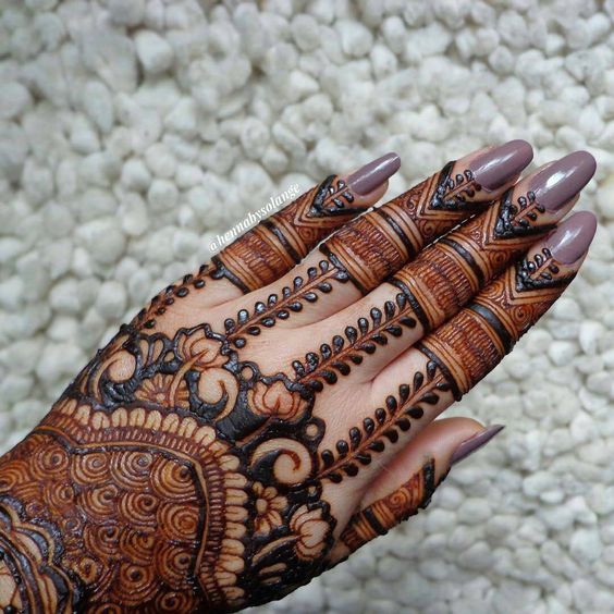 Back Hand Mehandi Design
